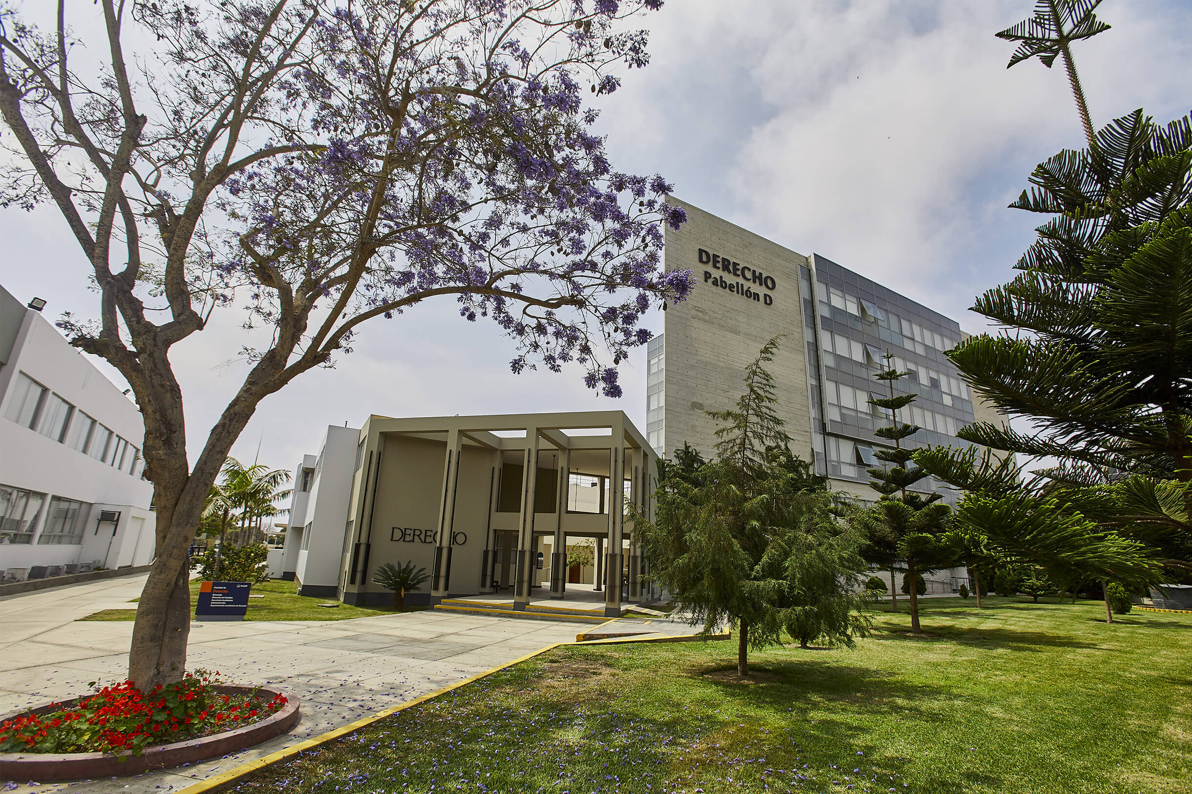 pucp-facultad-derecho-presentacion-campus