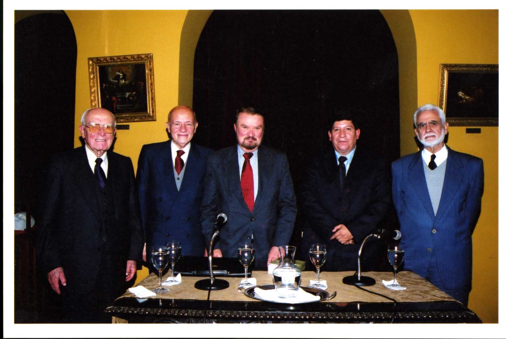 328. Doctores en presentación de libros Historia del Derecho Civil Peruano2