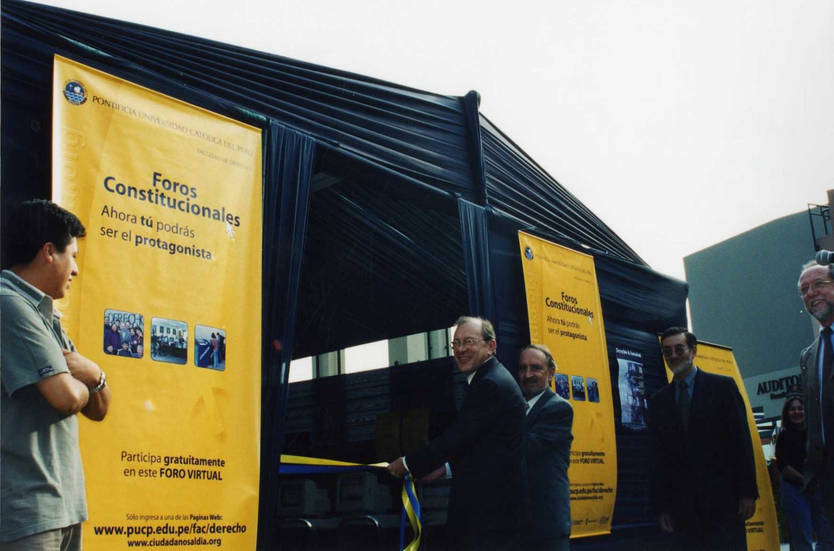 907. Foros constitucionales por Internet en la Facultad de Derecho 1