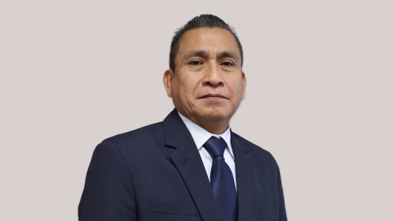 Waldir Ayasta Mechán , de Perú