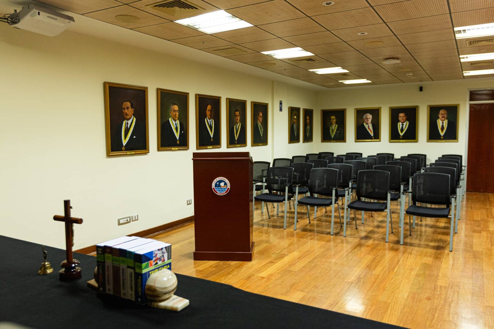 infraestructura-sala-de-grados-002