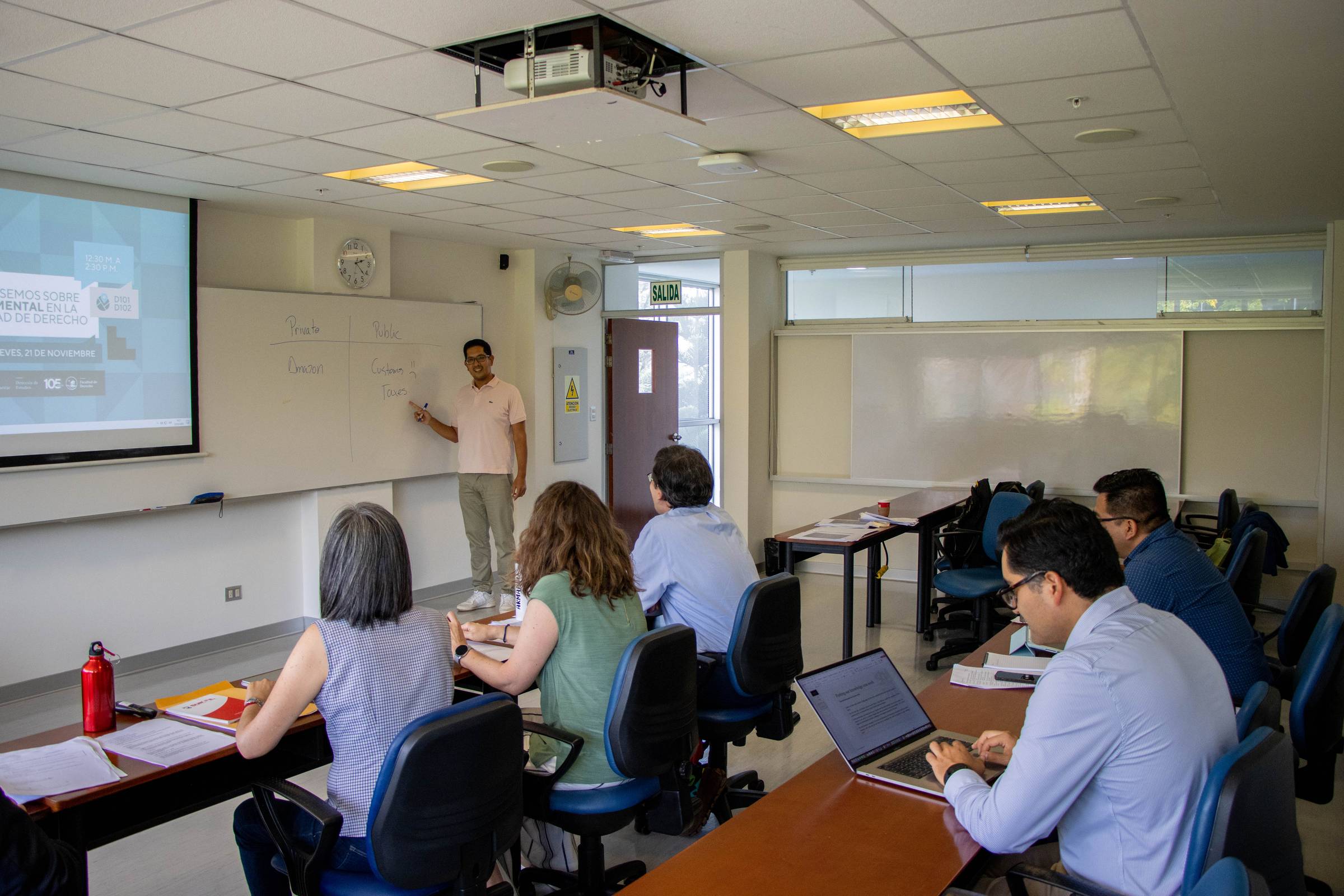profesores-taller-capacitacion-docente-en-aula